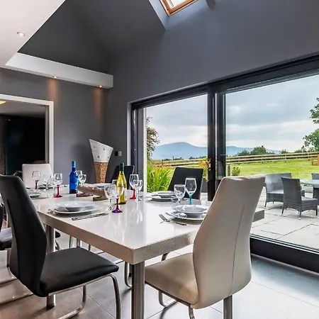 Holiday home Luxury On The Hill *