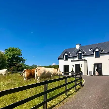 Luxury On The Hill